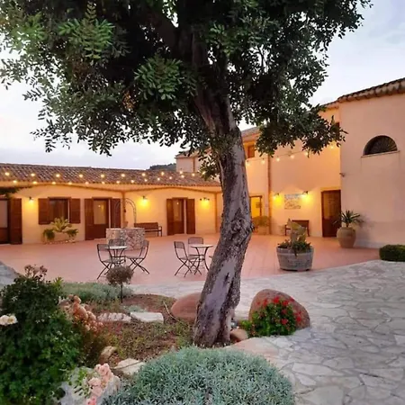 Alloggio per agriturismo Agriturismo Antichi Granai Calatafimi
